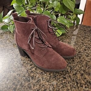 White Mountain Burgundy Gilman Lace Up Suede Heeled Boots Size 8.5